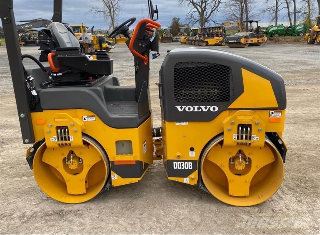 Volvo DD30B Çift tamburlu silindirler