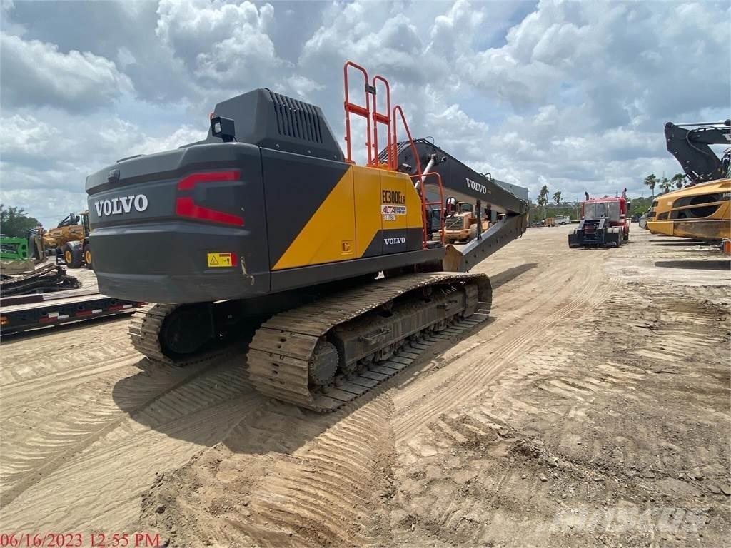 Volvo EC300E LR Paletli ekskavatörler