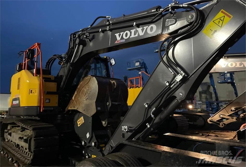 Volvo ECR145EL Paletli ekskavatörler