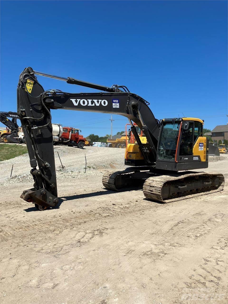 Volvo ECR235EL Paletli ekskavatörler