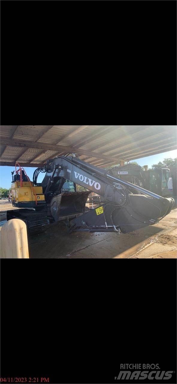 Volvo ECR235EL Paletli ekskavatörler