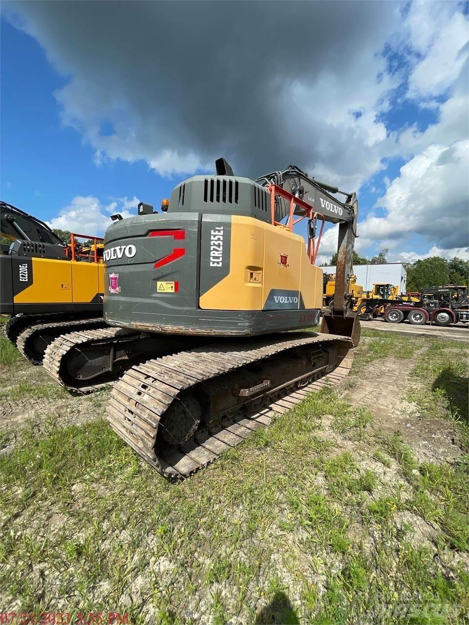 Volvo ECR235EL Paletli ekskavatörler