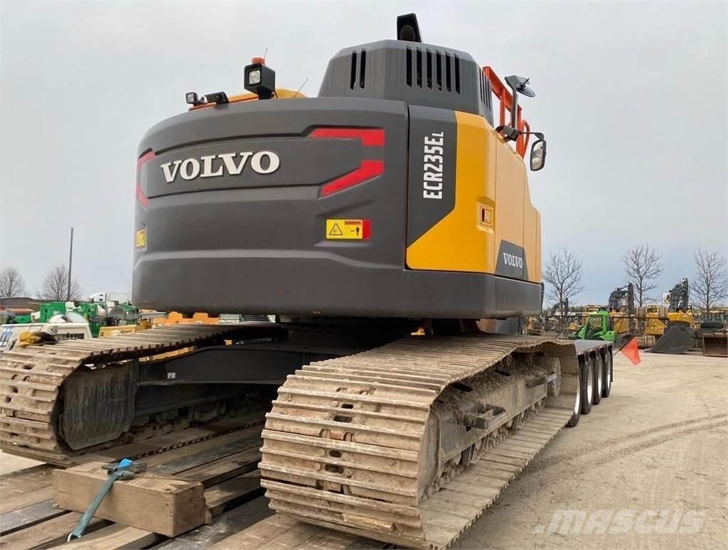 Volvo ECR235EL Paletli ekskavatörler