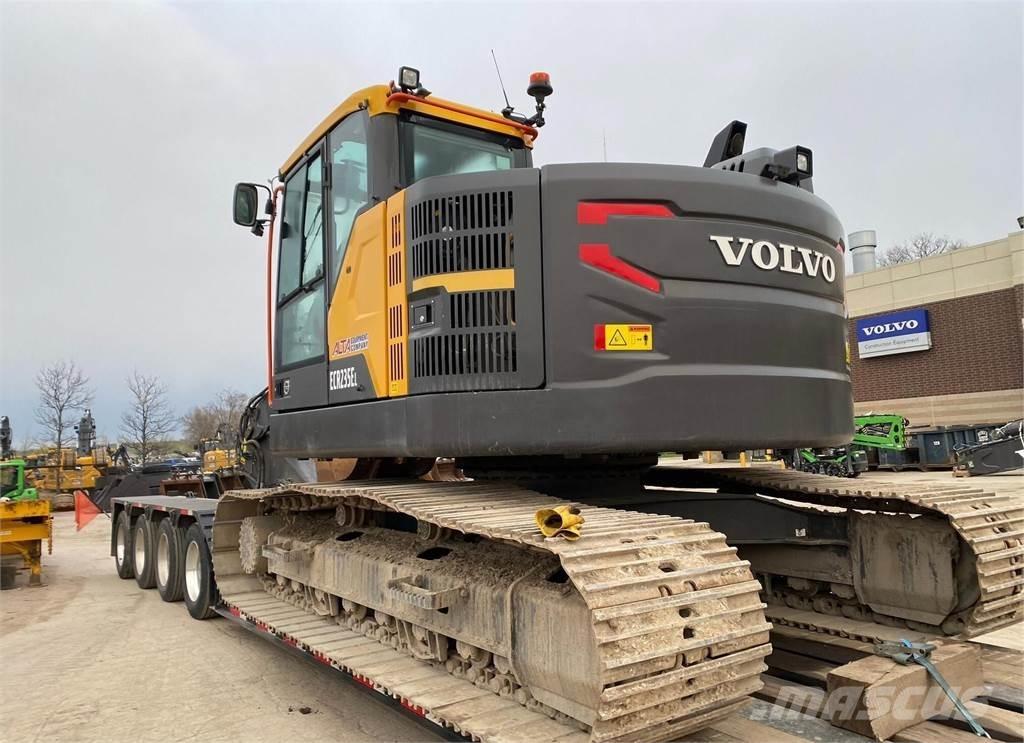 Volvo ECR235EL Paletli ekskavatörler