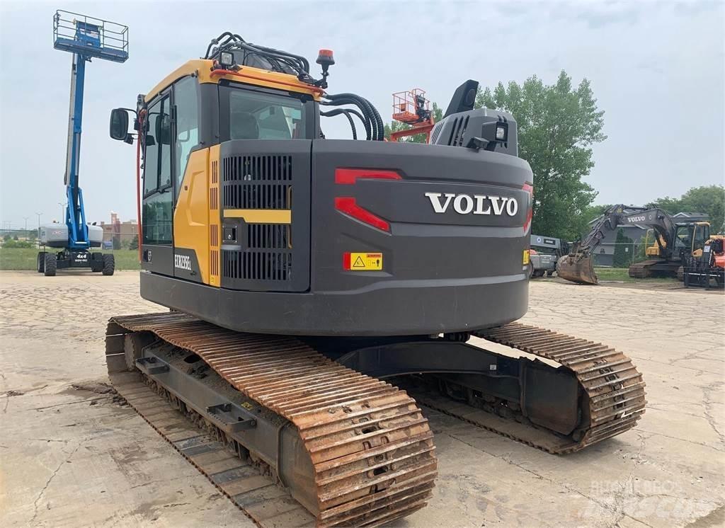 Volvo ECR235EL Paletli ekskavatörler