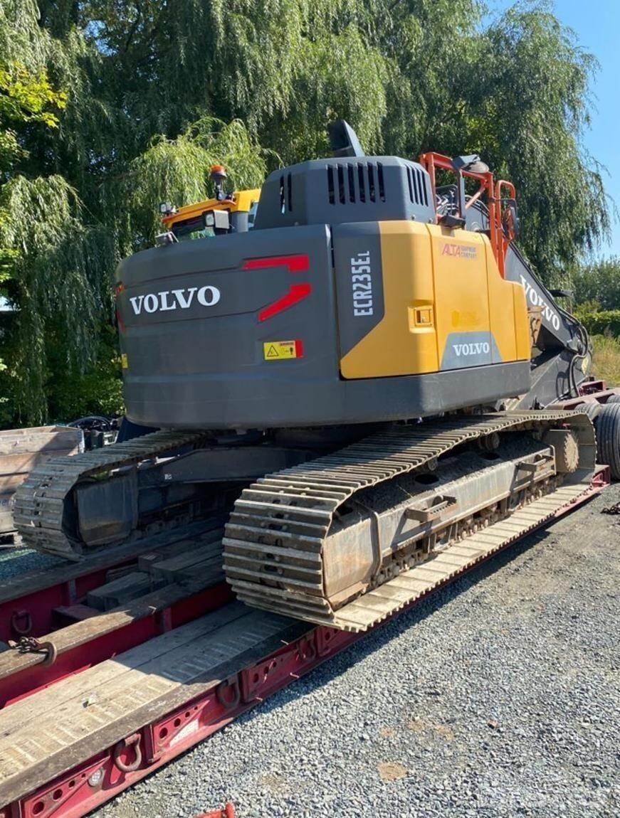 Volvo ECR235EL Paletli ekskavatörler