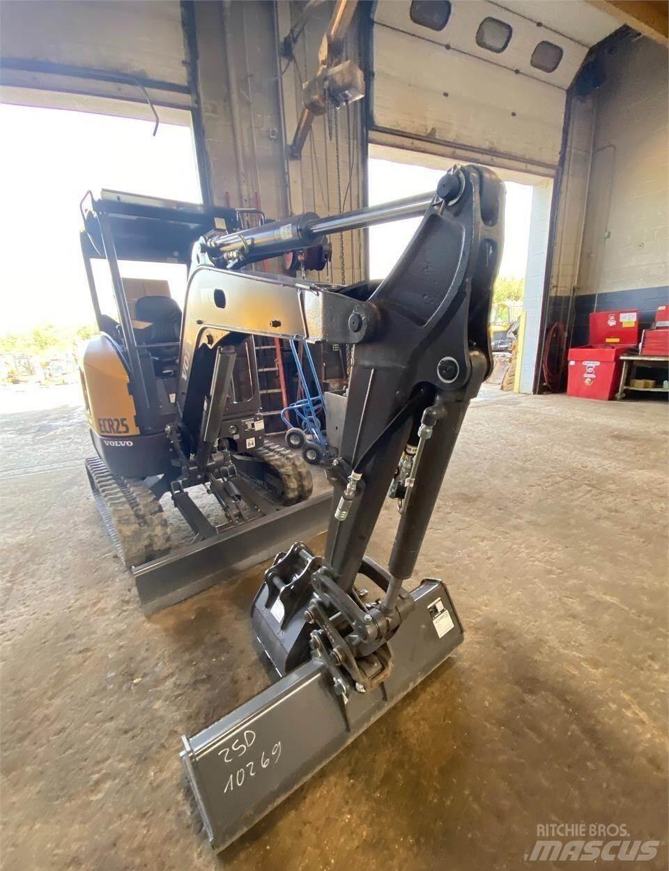 Volvo ECR25D Mini ekskavatörler, 7 tona dek