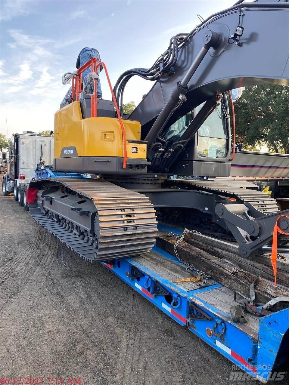Volvo ECR355EL Paletli ekskavatörler