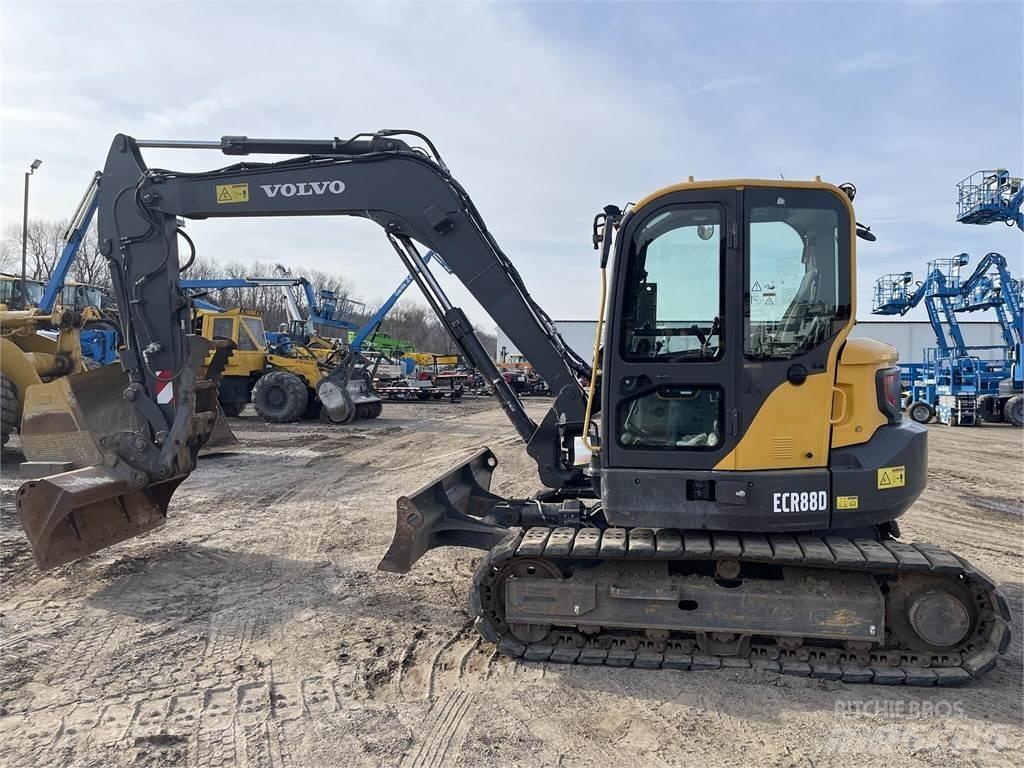 Volvo ECR88D Paletli ekskavatörler