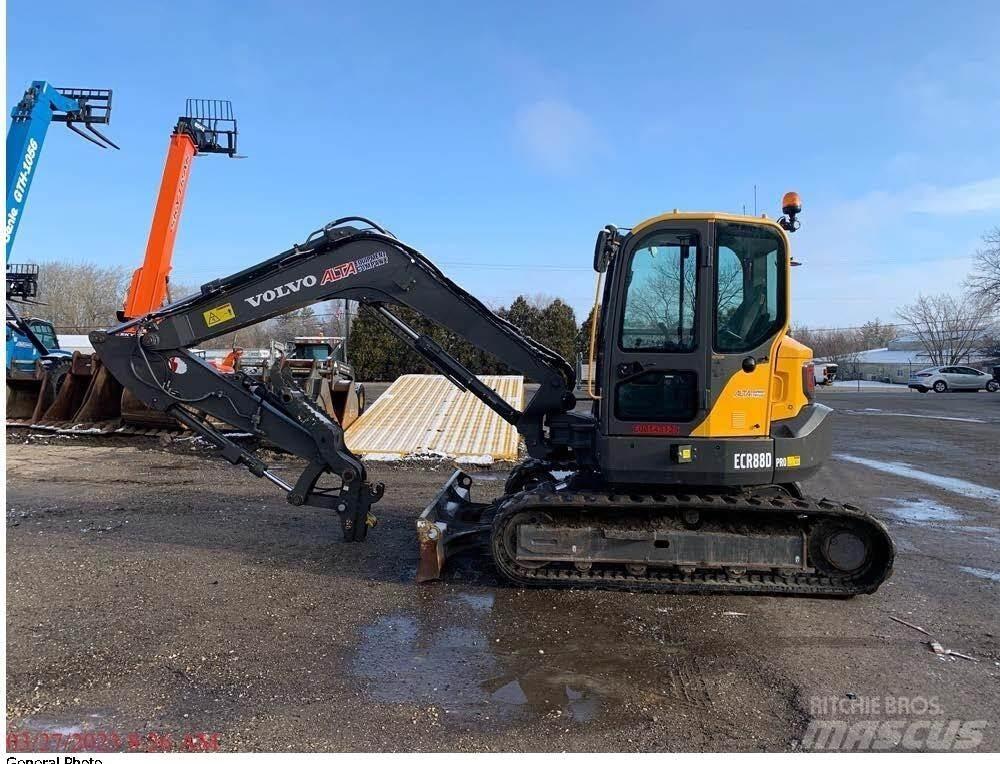 Volvo ECR88D Paletli ekskavatörler
