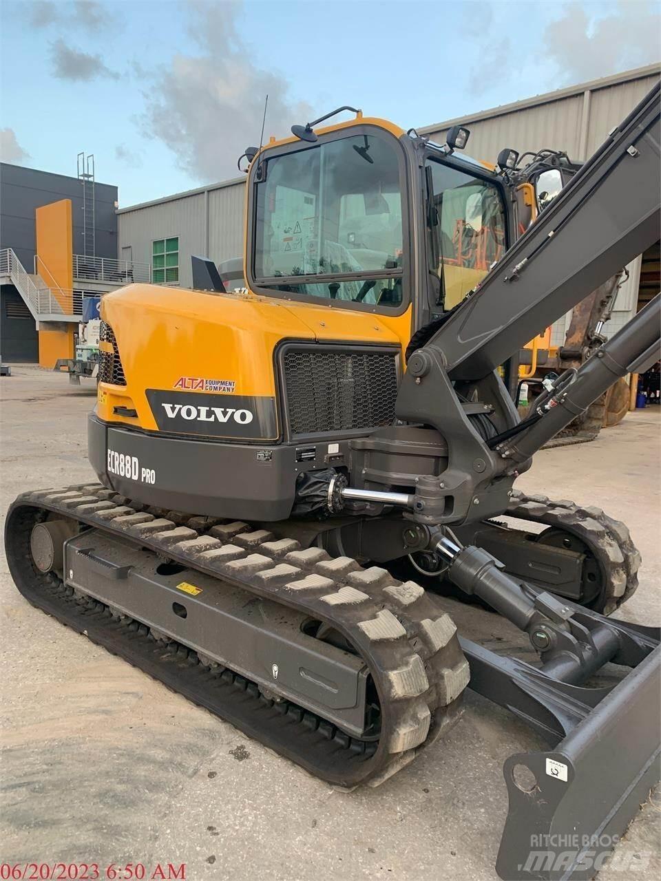 Volvo ECR88D Paletli ekskavatörler