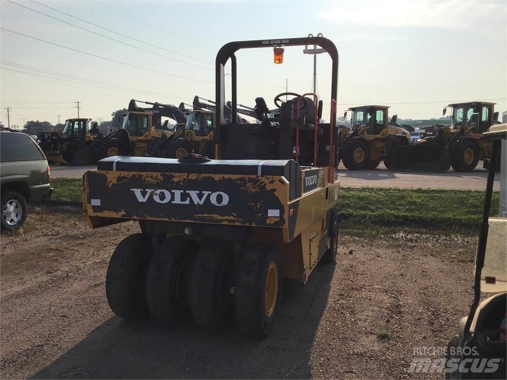 Volvo PT125C Pnömatik lastikli silindirler