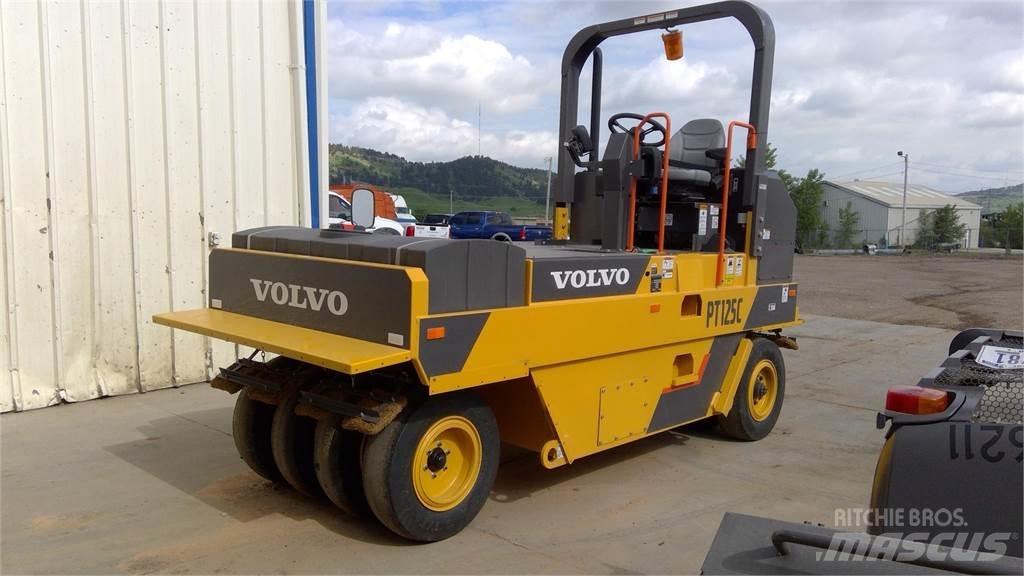Volvo PT125C Pnömatik lastikli silindirler