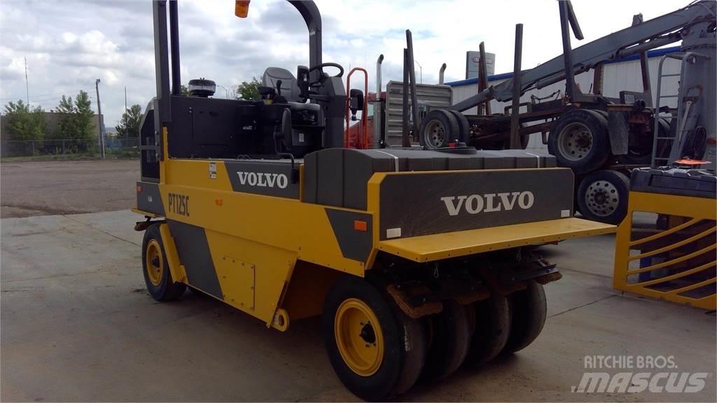 Volvo PT125C Pnömatik lastikli silindirler