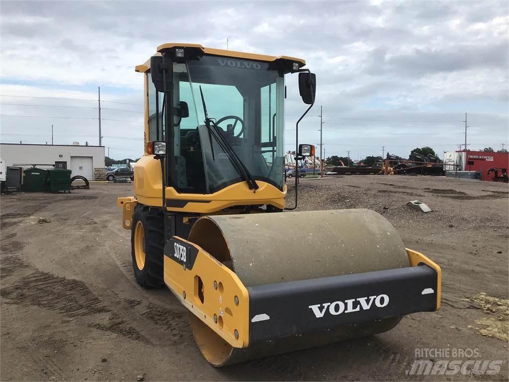 Volvo SD75B Çift tamburlu silindirler