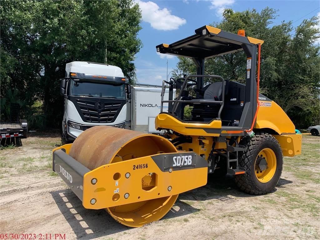 Volvo SD75B Çift tamburlu silindirler