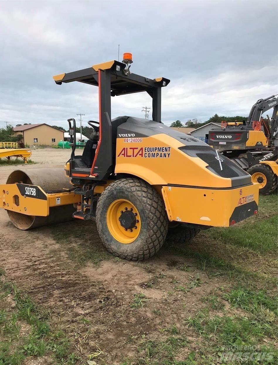 Volvo SD75B Çift tamburlu silindirler