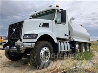 Volvo VHD84B300 Su tankerleri