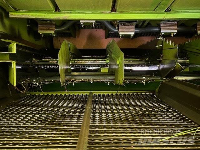 CLAAS Mega 208 Biçerdöverler