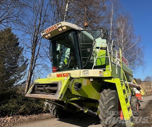 CLAAS Mega 208 Biçerdöverler