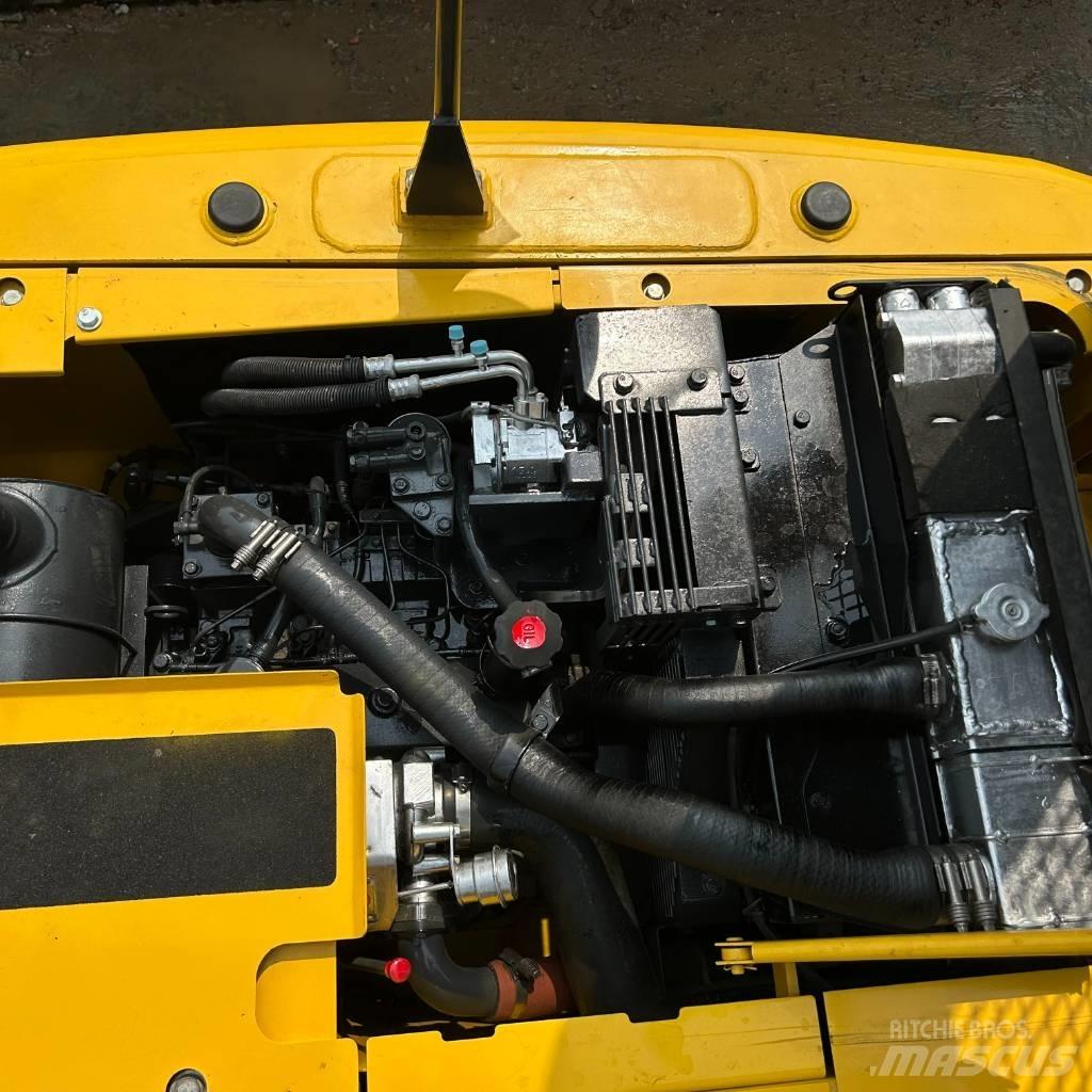 Komatsu 130 Paletli ekskavatörler