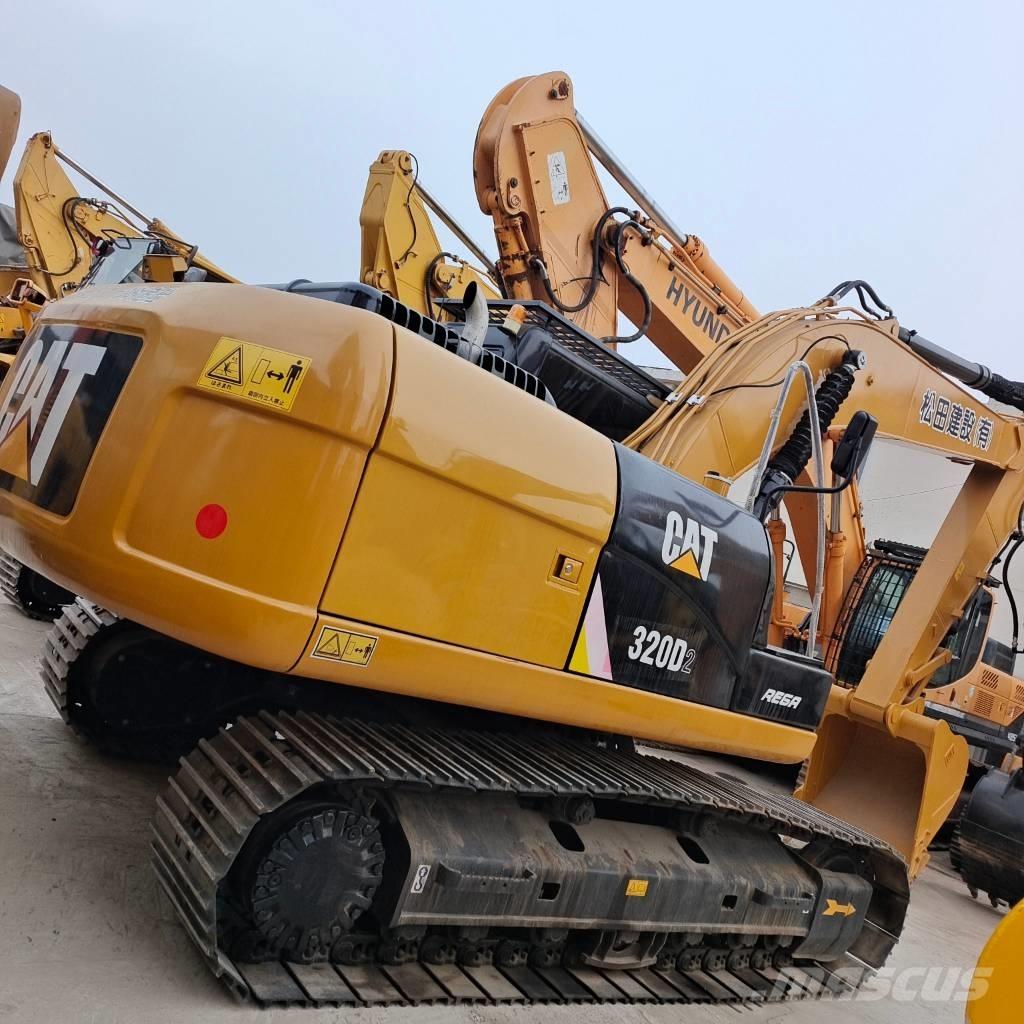 CAT 320 D 2 L Paletli ekskavatörler