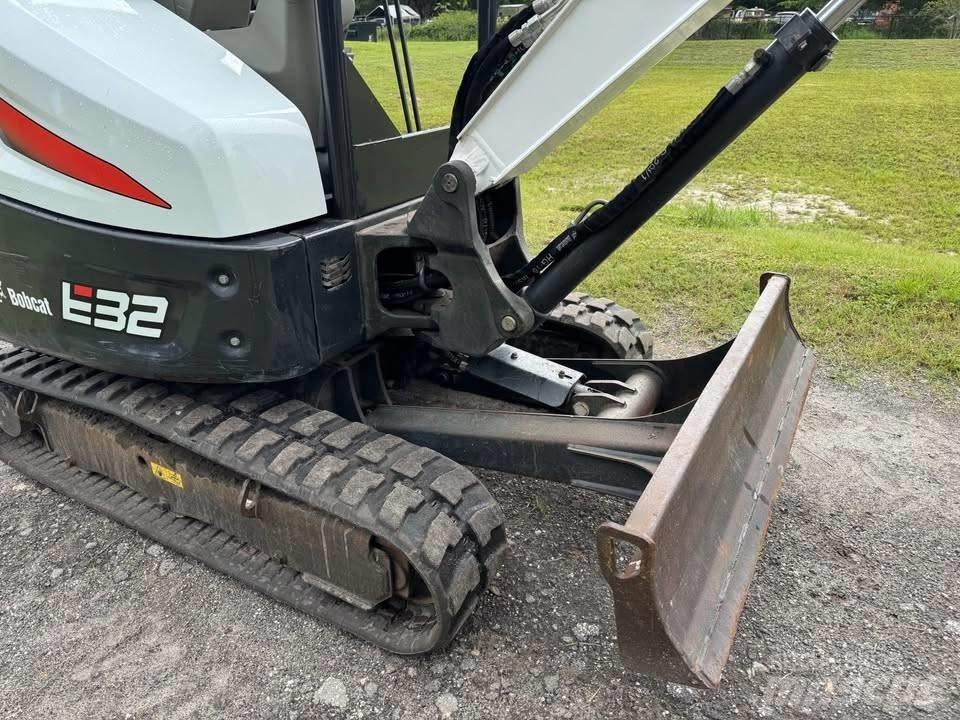 Bobcat e32 Mini ekskavatörler, 7 tona dek