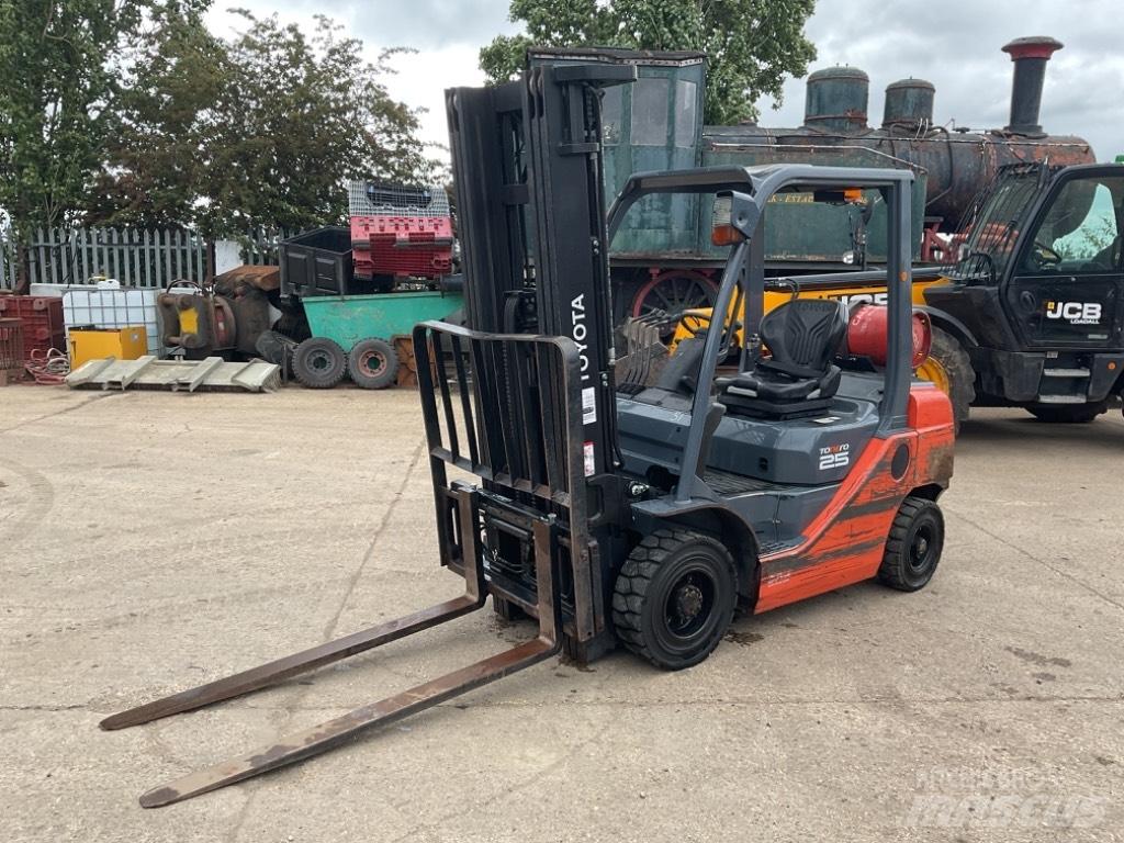 Toyota 02-8FGF25 LPG'li forkliftler