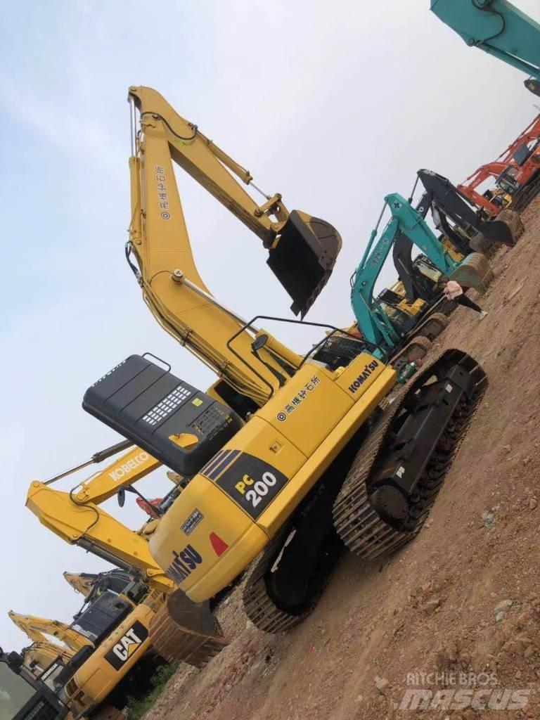 Komatsu 200-8 Paletli ekskavatörler