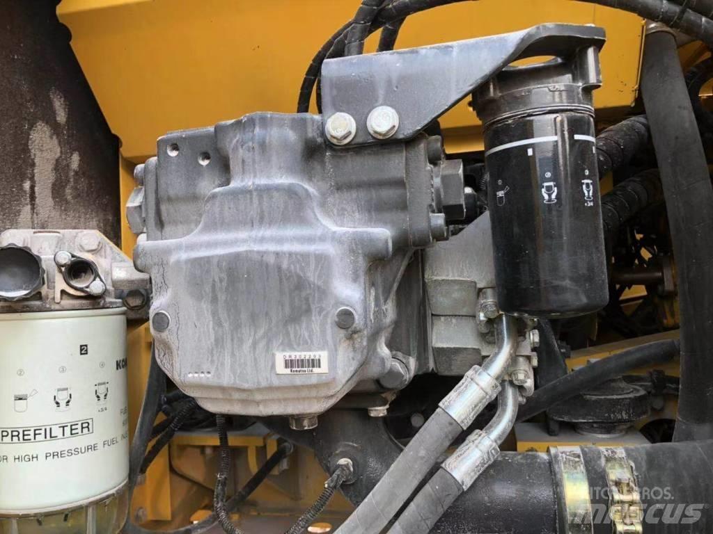 Komatsu 200-8 Paletli ekskavatörler