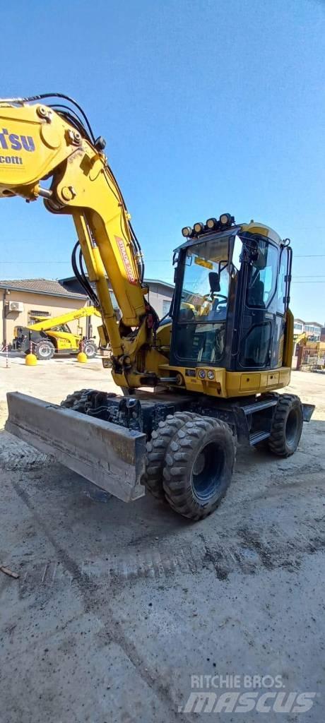 Komatsu PW98 MR-11 Lastik tekerli ekskavatörler