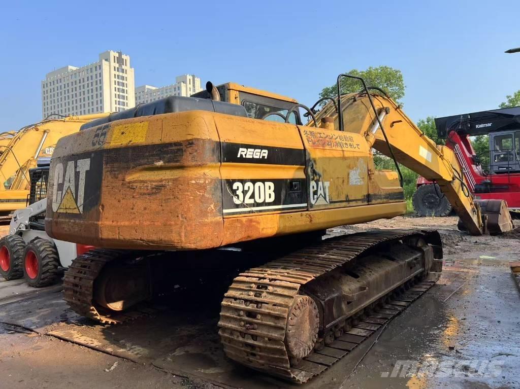 CAT 320BL Paletli ekskavatörler