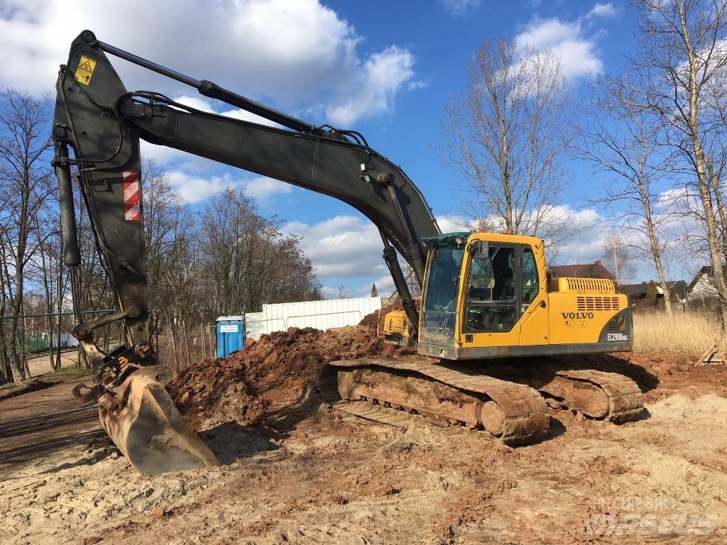 Volvo EC 240 B N LC Paletli ekskavatörler