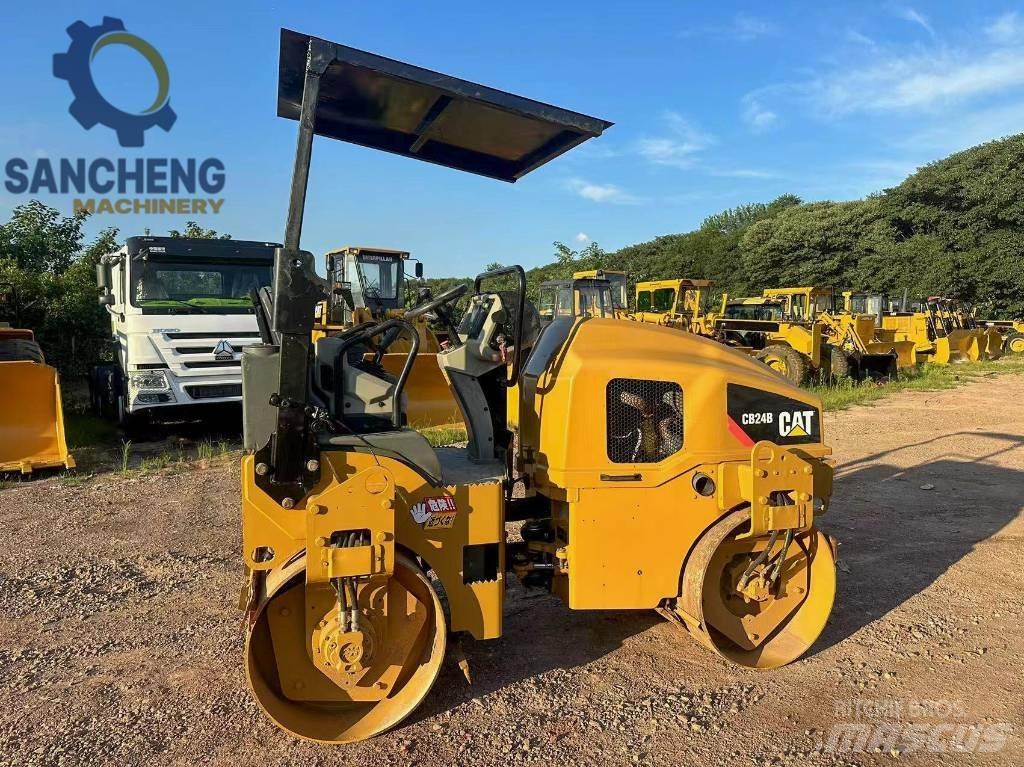 CAT CB24B Çift tamburlu silindirler