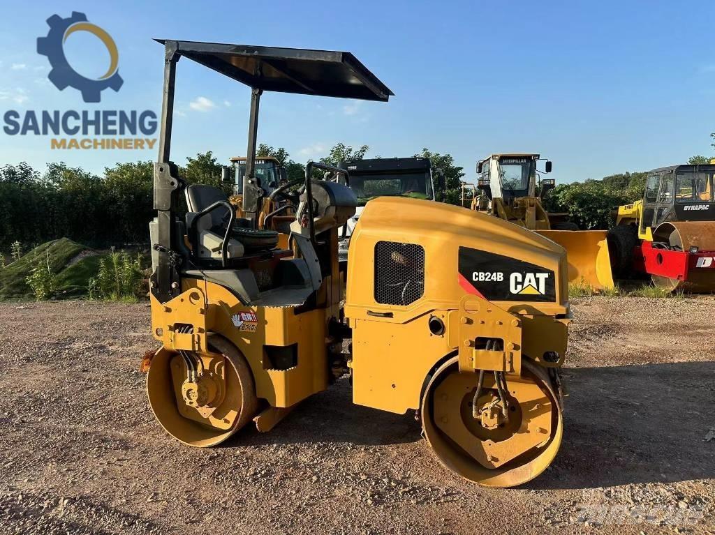 CAT CB24B Çift tamburlu silindirler