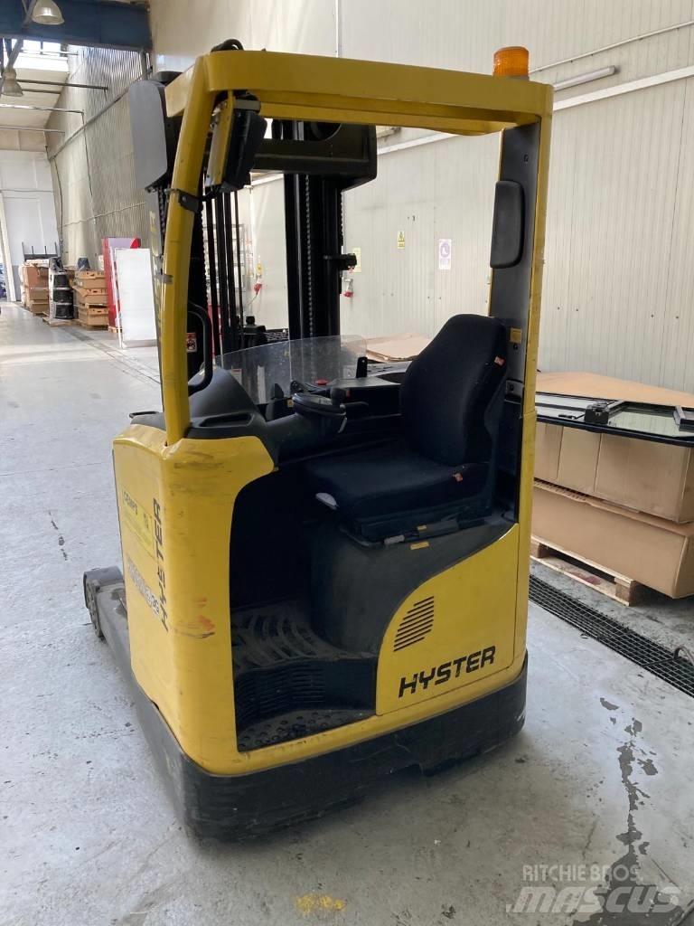 Hyster R 1.6 PYROBAN Reach truck - depo içi istif araçları