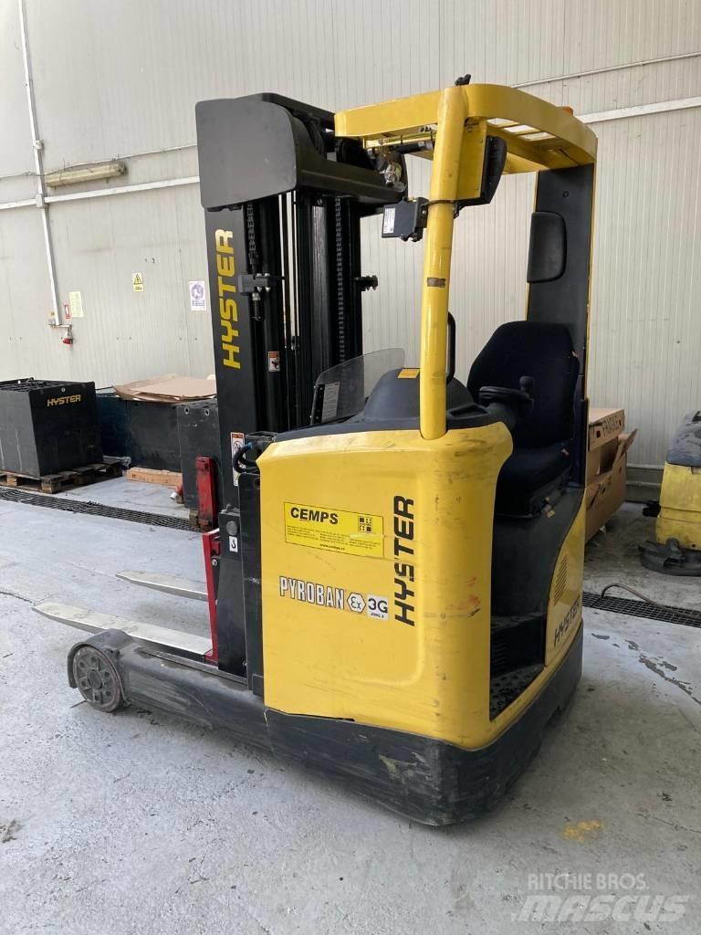 Hyster R 1.6 PYROBAN Reach truck - depo içi istif araçları