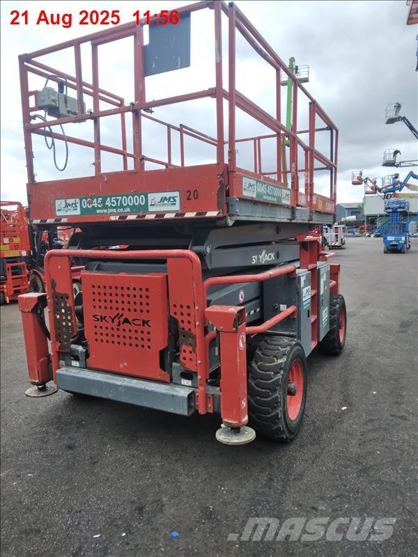 SkyJack SJ 8841 RT Makasli platformlar