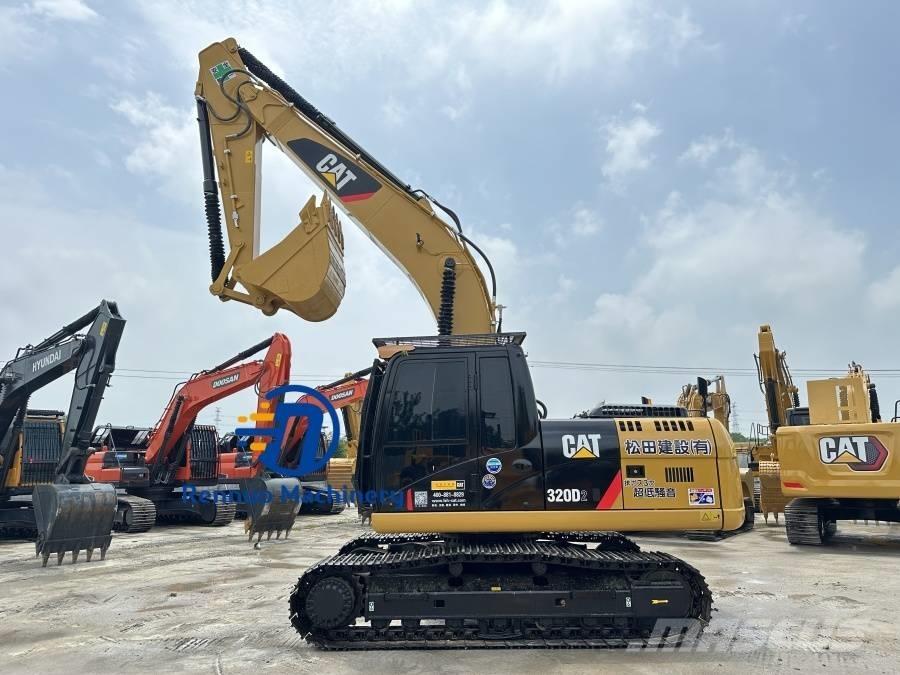 CAT 320 D2 Paletli ekskavatörler