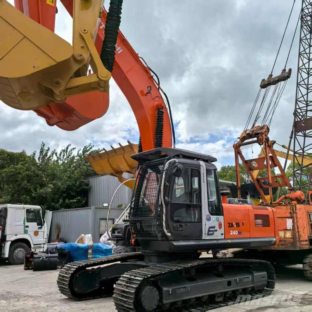 Hitachi ZX 240 HG Paletli ekskavatörler