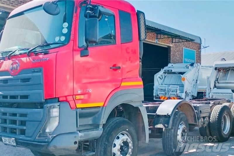 UD CGE 370 8x4 Diger kamyonlar
