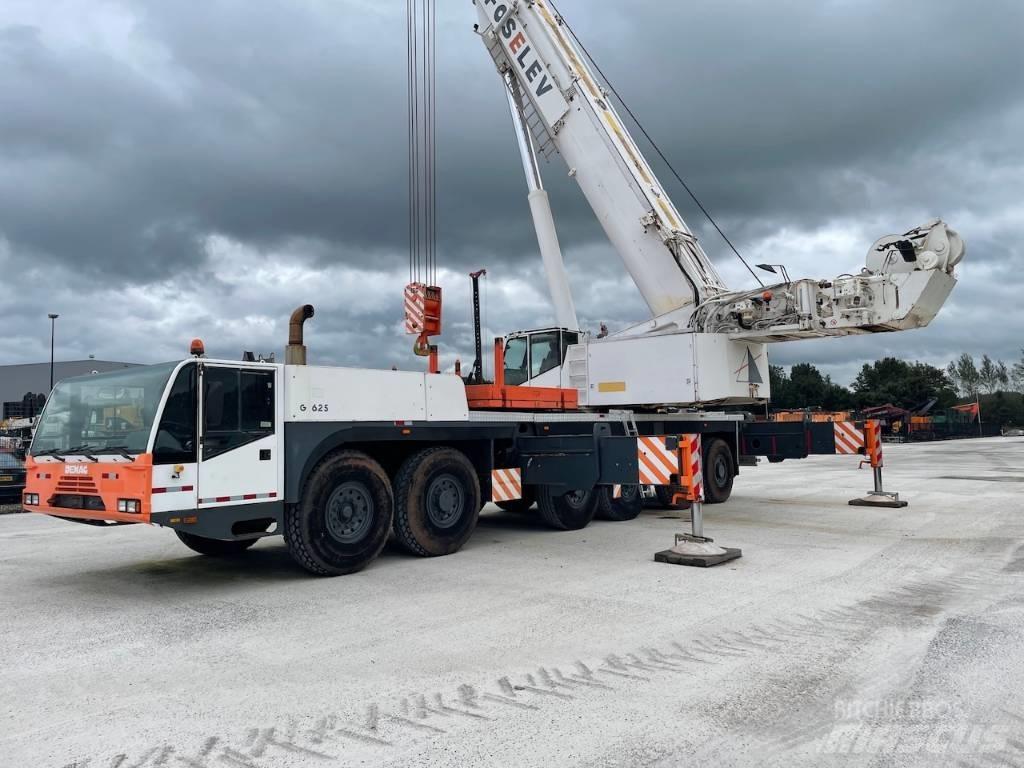 Demag AC 300 Yol-Arazi Tipi Vinçler (AT)