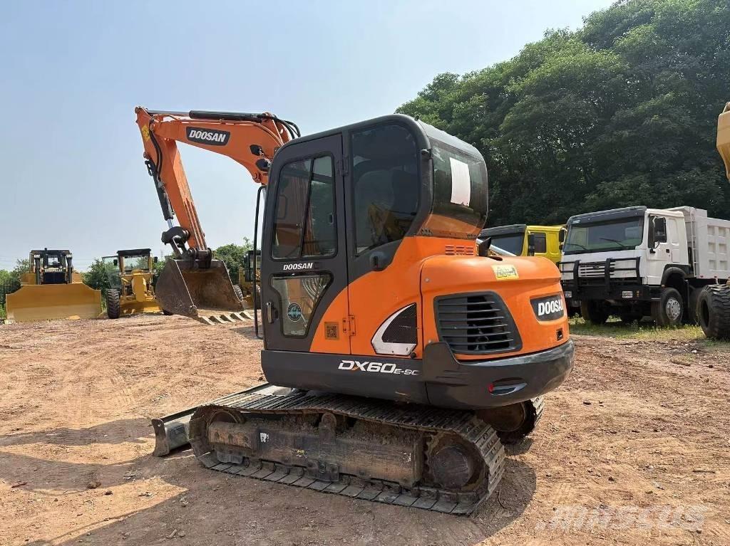Doosan DX 60 Paletli ekskavatörler