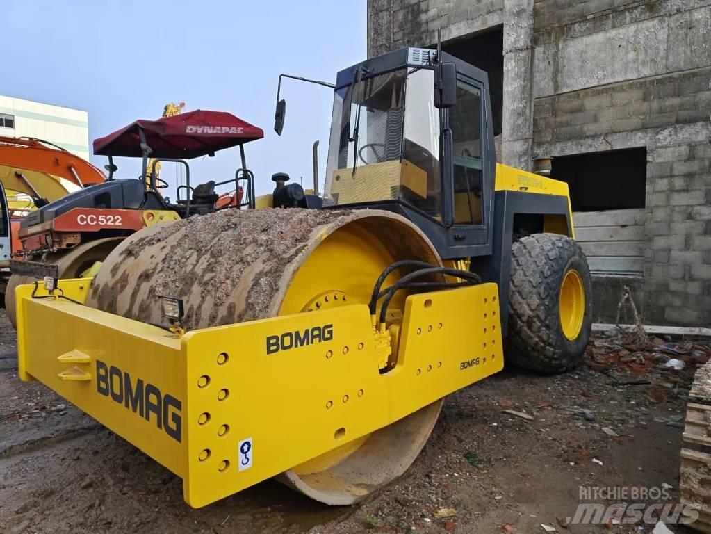 Bomag BW 217 Tek tamburlu silindirler