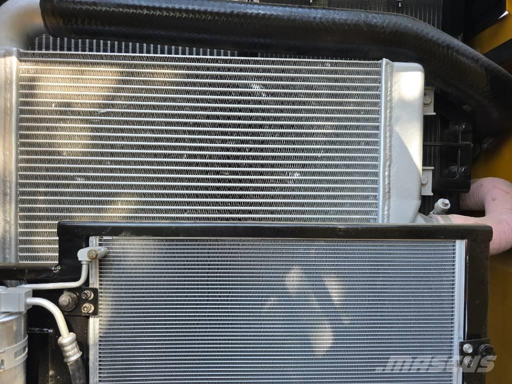 CAT 320D2 Paletli ekskavatörler