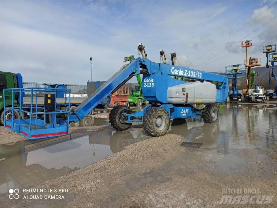 Genie Z 135/70 Körüklü personel platformları
