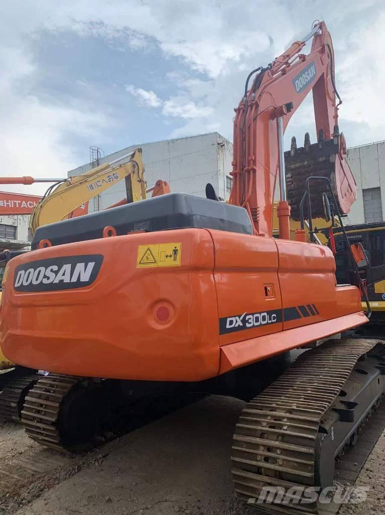 Doosan DX 300 Paletli ekskavatörler