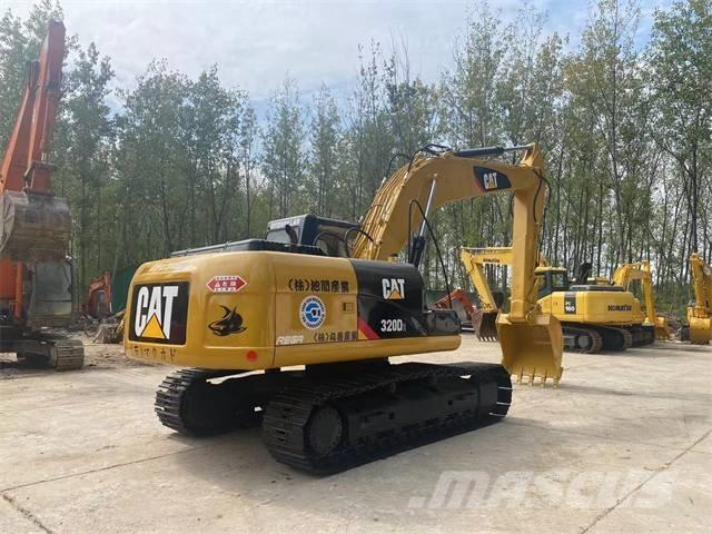 CAT 320D2 Paletli ekskavatörler