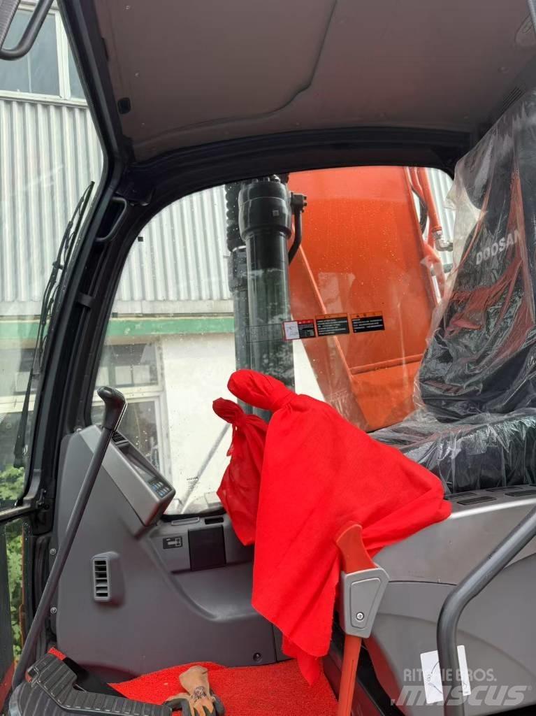 Doosan DX 225 LCA Paletli ekskavatörler
