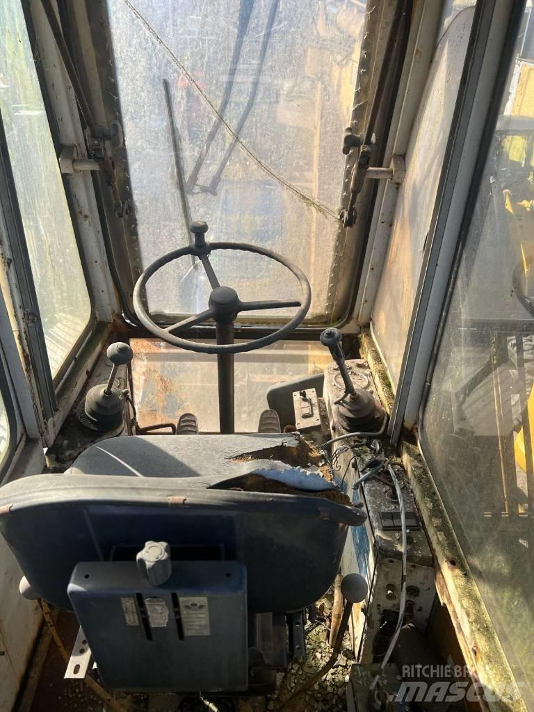 Liebherr 7951 Lastik tekerli ekskavatörler